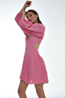 Платье С Открытой Спиной Розовое QUZU