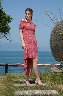 Платье с цветочным принтом, коротким передом и длинной спиной, воротником «Кармен» 5864026 Lela, красный