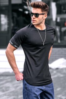 Черная базовая мужская футболка MADMEXT