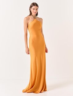 Атласное платье с воротником-хомутом горчичного цвета и натуральным камнем Jimmy Key