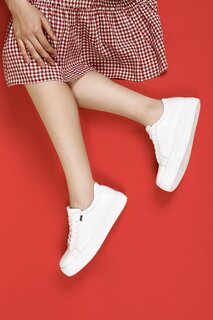 Женские кроссовки из натуральной кожи с круглым носком и мягкой подошвой на шнуровке 24240 GÖNDERİ(R), белый