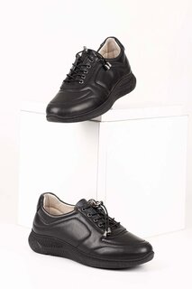 Женские кроссовки из натуральной кожи с круглым носком и мягкой подошвой на шнуровке 42320 GÖNDERİ(R), черный