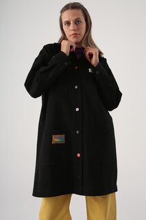 Черная хлопковая куртка с цветными пуговицами и карманами с декоративными этикетками ALL DAY