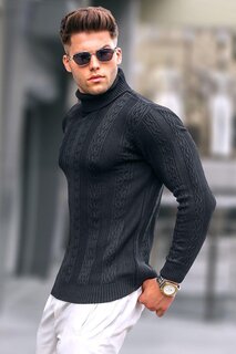 Черный трикотажный свитер с водолазкой с рисунком 5769 MADMEXT