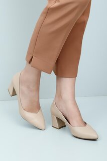 Женские туфли из натуральной кожи телесного цвета с острым носком на среднем толстом каблуке 24170 GÖNDERİ(R)