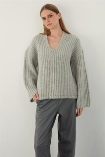 Серый свободный вязаный свитер с v-образным вырезом Sherin