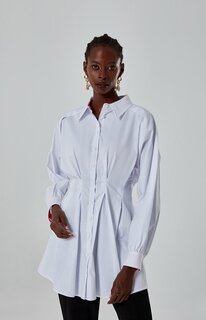 Собранная белая рубашка Mizalle