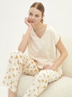 Женский пижамный комплект с короткими рукавами и V-образным вырезом с принтом LCW DREAM, кремовый принт
