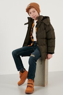 Зимнее пальто со съемным капюшоном и карманами на плюшевой подкладке 5761587 Lela, хаки