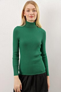 Изумрудно-зеленая водолазка в рубчик базового трикотажного свитера Giens