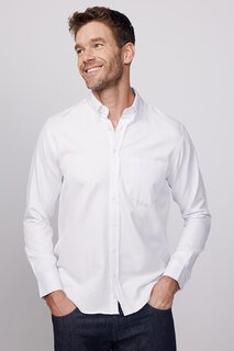 Классическая белая мужская рубашка с длинным рукавом, прямым воротником и карманами на пуговицах TUDORS