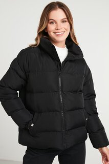 Короткое пуховое пальто с воротником-стойкой и карманами 6020045 Lela, черный
