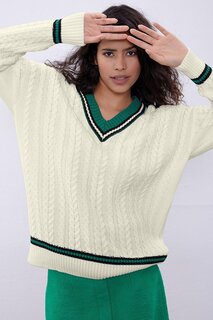 Вязаный трикотажный свитер с V-образным вырезом и рисунком цвета Ecru College Model SWK4528EK Sherin