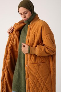 Горчичное стеганое пальто оверсайз в рубчик с ромбовидным узором ALL DAY