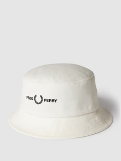 Панама с прошитой этикеткой, модель «Graphic Branded Twill Buc» Fred Perry, молочный