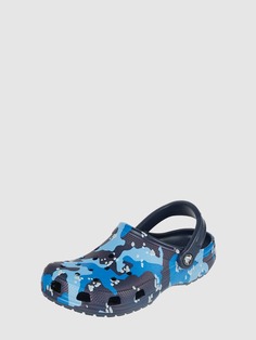 Сандалии с камуфляжным узором Crocs, темно-синий