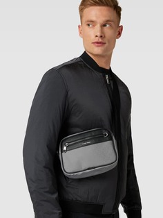Сумка через плечо с этикеткой, модель &quot;КАМЕРА&quot; Calvin Klein, светло-серый