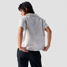 Текстурированная хлопковая рубашка на пуговицах с короткими рукавами женская Backcountry, цвет Egret Stripe