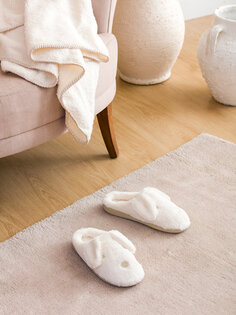 Плюшевые женские домашние тапочки с 3D-детальной вышивкой LCW STEPS, экрю