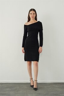 Черное асимметричное длинное трикотажное платье с открытыми плечами Sherin