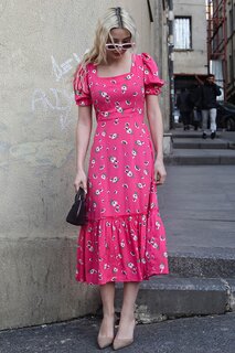 Розовое платье миди с цветочным узором и рукавами-фонариками MG1820 MADMEXT