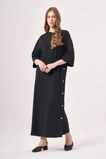 Черное платье с боковыми пуговицами Mizalle