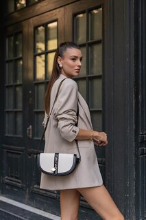 Черно-кремовая женская сумка через плечо контрастного дизайна MADAMRA