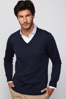 Мужской приталенный узкий свитер с v-образным вырезом и мягкой текстурой темно-синего цвета TUDORS