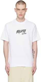 Белая футболка с биркой Axel Arigato