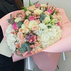 Букет живых цветов VORNIKOV BOUQUETS Букет с гортензиями Нежное облако