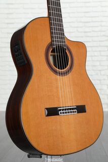 Акустически-электрическая гитара Cordoba C7-CE с нейлоновыми струнами - кедр