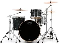 Набор корпусов из трех частей серии DW Performance с 24-дюймовым бас-барабаном — отделка Black Diamond FinishPly