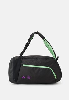 Спортивная сумка BAYERN MÜNCHEN DUFFLE UNISEX Adidas, черный/супер-зеленый/ярко-фиолетовый