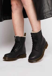 Ботильоны на шнуровке 1460 SERENA Dr. Martens, черный