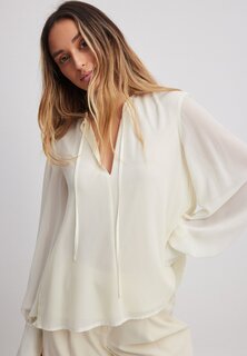 Блуза NA-KD, кремовый