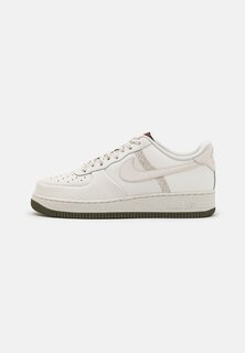 Кроссовки Nike AIR FORCE 1 07, фантом/карго хаки/темно-рыжий/серебристый металлик