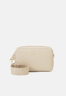 Сумка Tommy Hilfiger СУМКА ESSENTIAL CAMERA BAG, цвет white clay