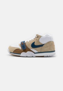 Высокие туфли Nike AIR TRAINER 1 UNISEX, цвет limestone/valerian blue/ale brown/white/dark brown