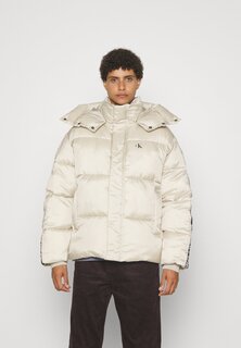 Пальто Calvin Klein Jeans TAPE PUFFER LOGO, цвет plaza taupe