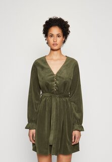 Платье Camisero Vero Moda VMNINA КОРОТКОЕ ПЛАТЬЕ НА ПУГОВИЦАХ, цвет forest night