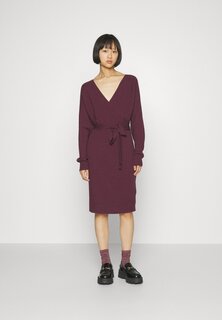 Платье Vero Moda Petite VMHOLLYREM DRESS, цвет winetasting