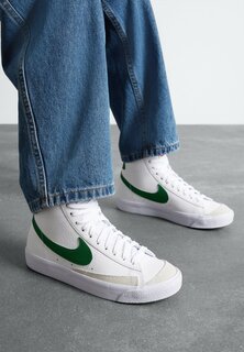 Кроссовки altas Nike БЛЕЙЗЕР MID &apos;77, цвет white/pine green/black