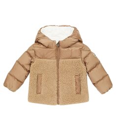 Пуховик baby amin с плюшевой отделкой Moncler Enfant, бежевый