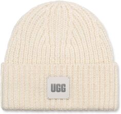 Массивная шапка в рубчик с логотипом UGG