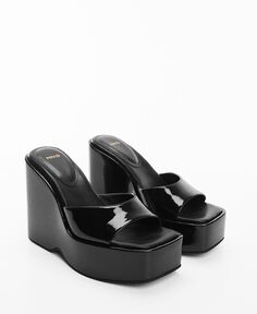 Женские сандалии на платформе с эффектом лакированной кожи MANGO, черный