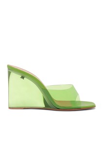 Сандалии Amina Muaddi Lupita Glass Wedge, цвет Jungle