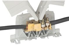 Клемма Legrand 039010 Viking 3 - два вывода под кабель, шаг 42 мм