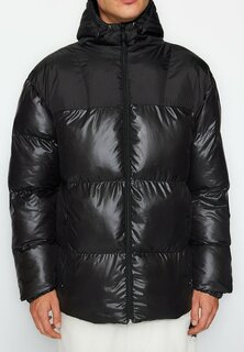 Зимняя куртка Trendyol, черная