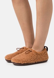 Тапочки PLUSHY UGG, твердая древесина