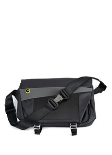 Черная мужская сумка pixoo slingbag-v 16x16 пикселей Divoom
